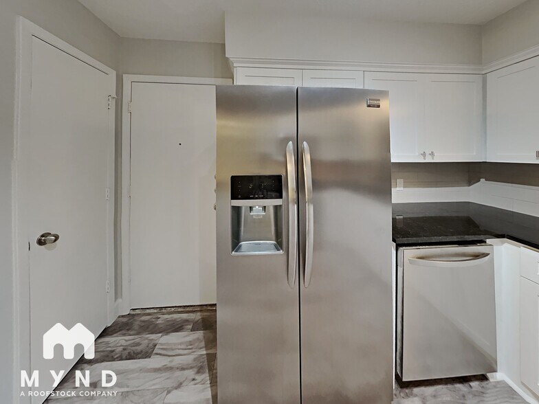 Building Photo - 61 S Circlewood Glen