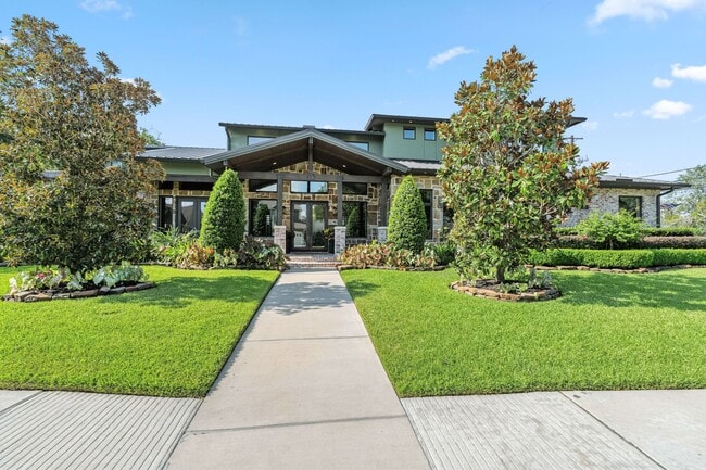 Building Photo - 3610 Oak Forest Dr
