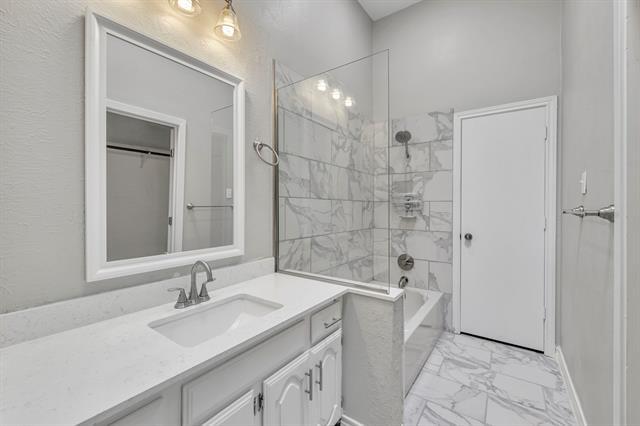 Building Photo - 2422 Libra Dr