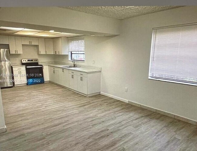 Building Photo - 3503 SW 15th St