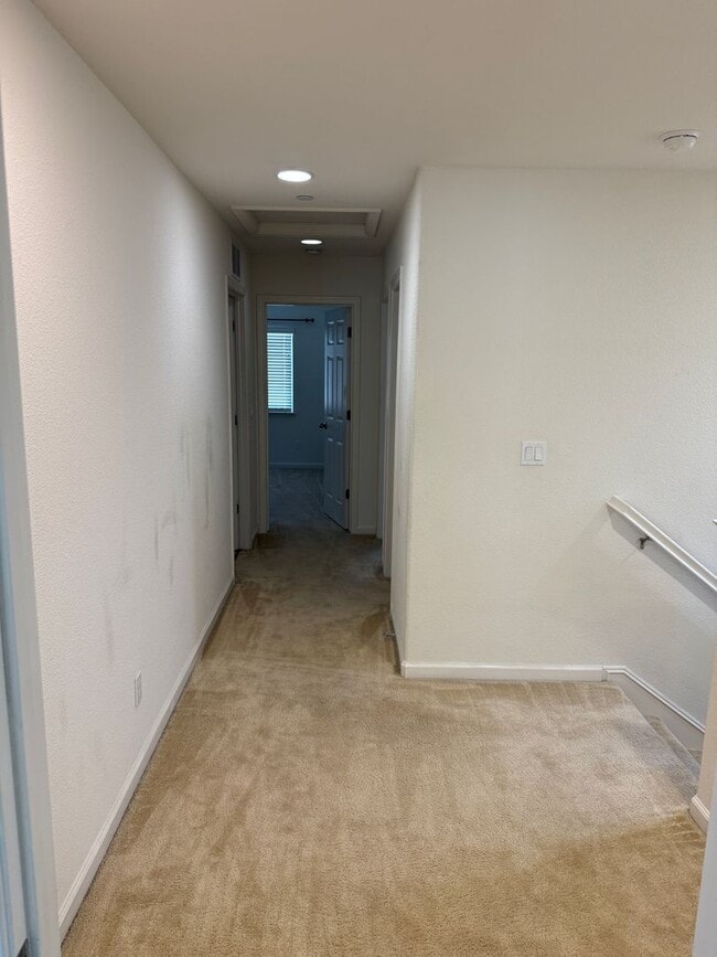 Building Photo - MODERN NEWER 3 BEDROOM 2 STORY FAIRFIELD *...