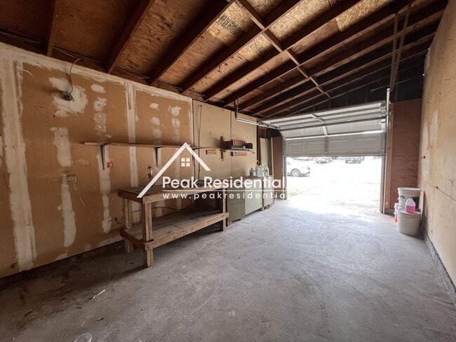 Building Photo - Charming 2 bd/1 ba Citrus Heights Duplex!