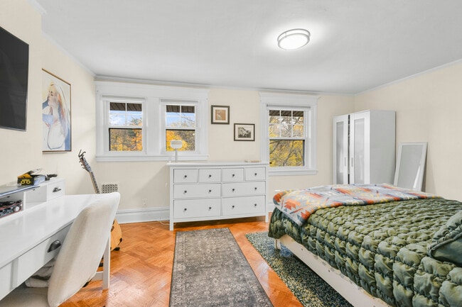 Building Photo - 330 First Ave