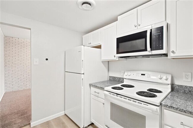 Building Photo - 5841 Morrowfield Ave