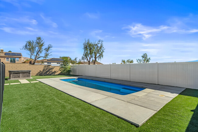 Building Photo - 13852 Scenic Crest Cir