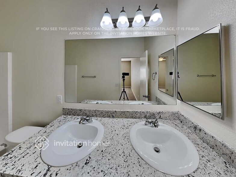 Building Photo - 6633 W Superior Ave