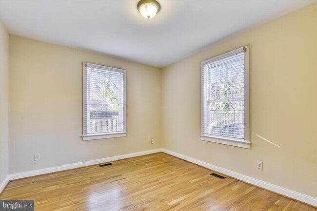Building Photo - 1048 N Daniel St