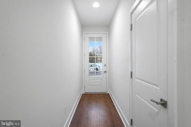 Building Photo - 43421 Farringdon Sq