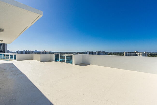 Building Photo - 3430 Galt Ocean Dr