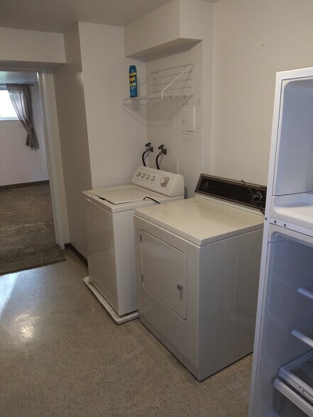 Washer/dryer - 56 S 600 E