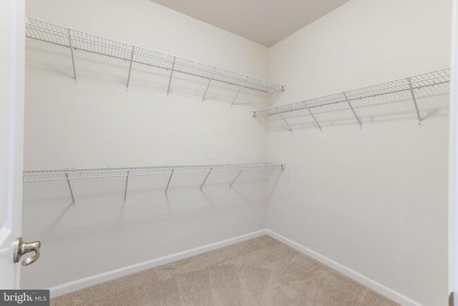Building Photo - 7071 Darbey Knoll Dr