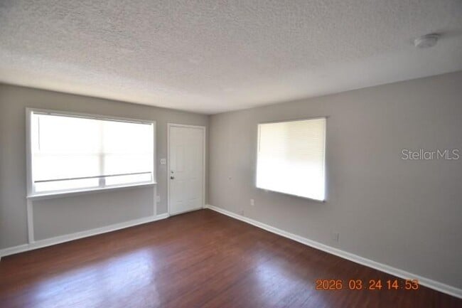 Building Photo - 4006 E Paris St