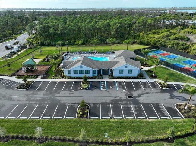 Building Photo - 8568 Shr Lk Dr