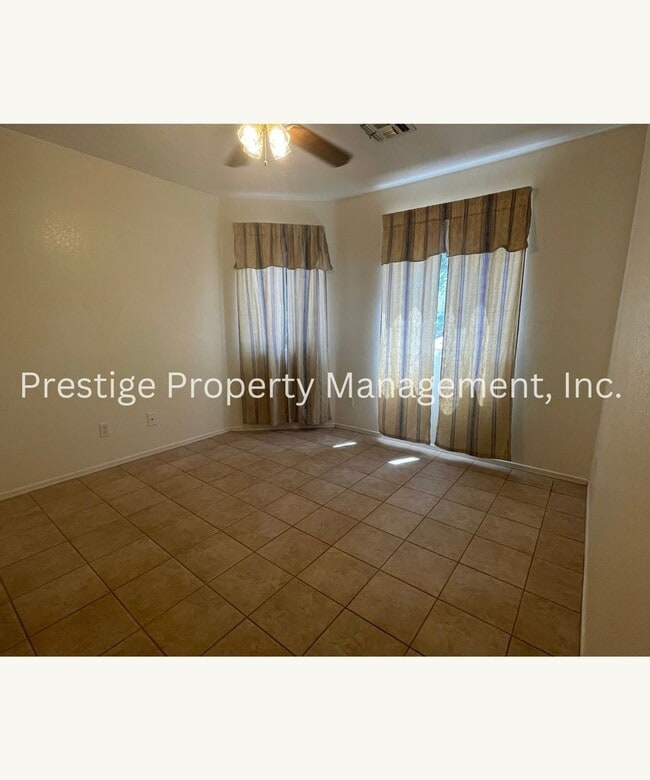 Building Photo - Charming All Tile 4/2 Rita Ranch Home