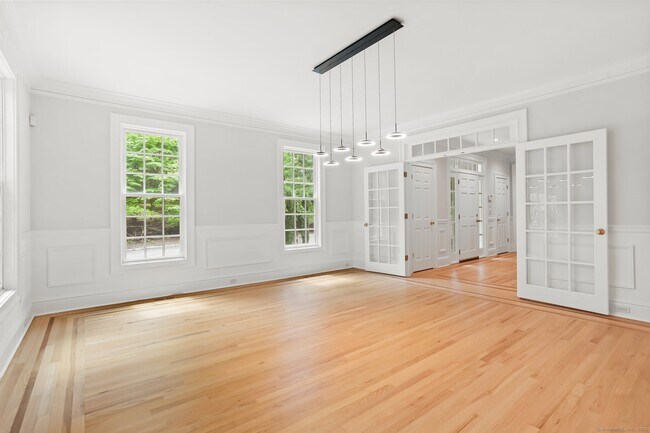 Building Photo - 5 Winthrop Hill
