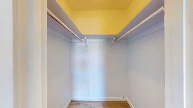 Building Photo - 10 Coral Reef Ct S
