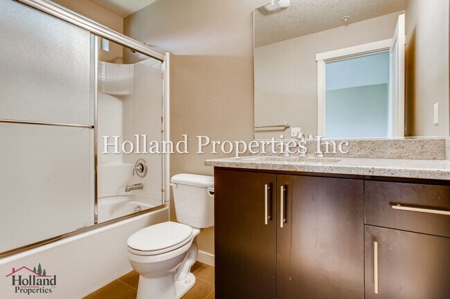 Building Photo - 7903 NE Rockne Way