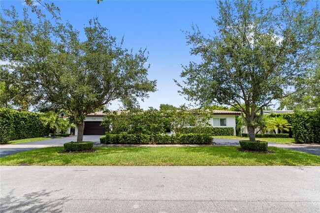 Building Photo - 735 Benevento Ave