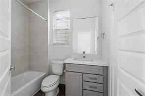 Building Photo - 2737 Clinton Dr