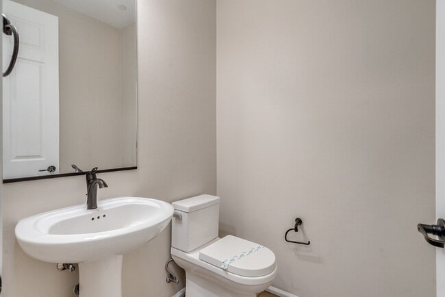 Building Photo - Amazing 2 Story with 4-Bedroom, 2.5-Bath Home in Saguaro Trails – Modern Comfort & Prime Location!