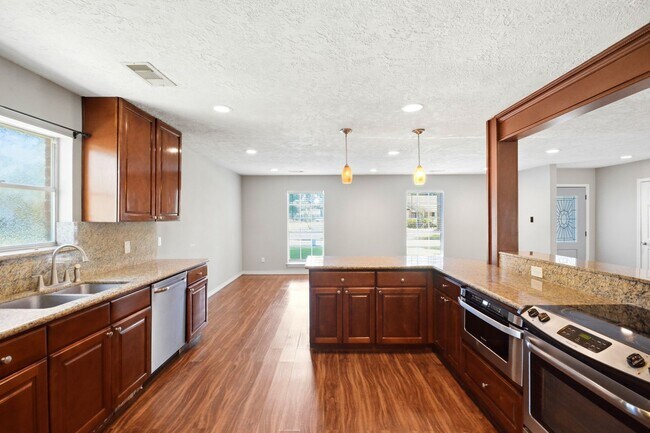 Building Photo - 25302 Friar Lake Ln