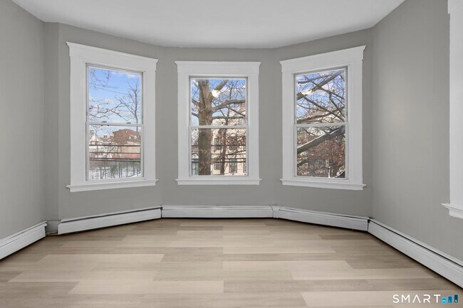 Building Photo - 260 Orchard St