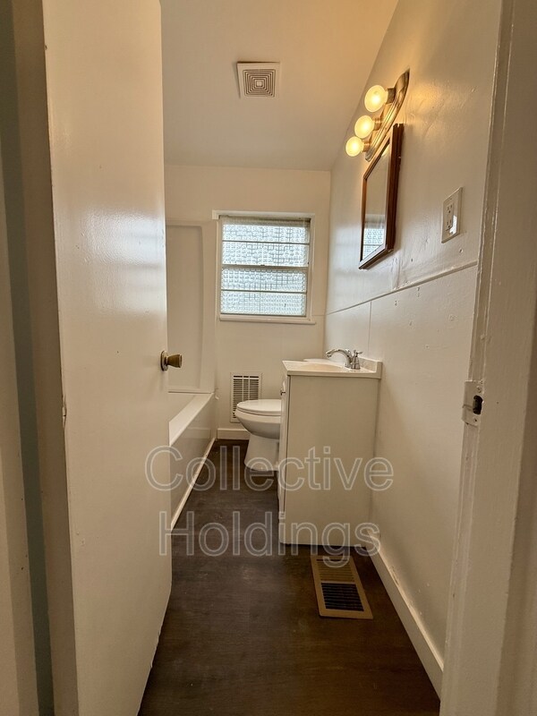 Building Photo - 7823 Rugby Ave