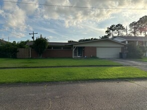 Building Photo - 944 Princewood Ct