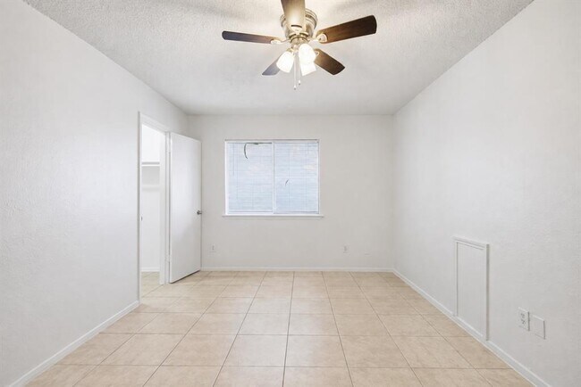 Building Photo - 2412 Burleson Ct