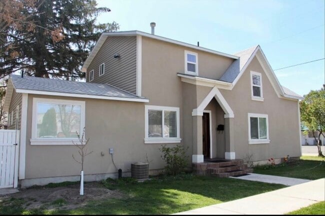 Building Photo - 385 E 2nd S St