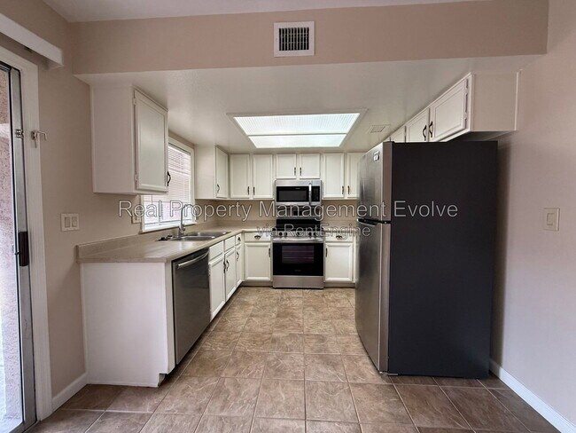 Building Photo - 18211 N 40th Pl