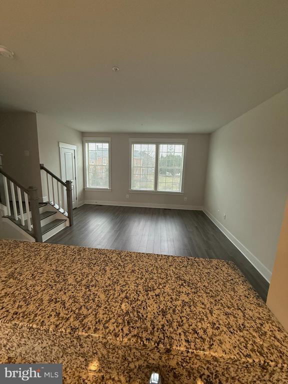 Building Photo - 253 Armenian Oak Dr