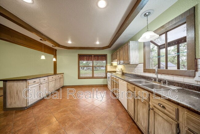 Building Photo - 153 Oak Valley Dr