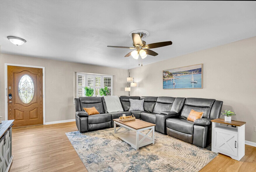 Building Photo - 897 Imperial Dr