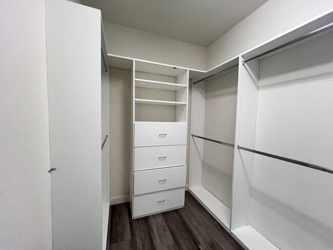 Building Photo - STUNNING 4BD/2.5BA TOWNHOUSE IN WALNUT CREEK!!!