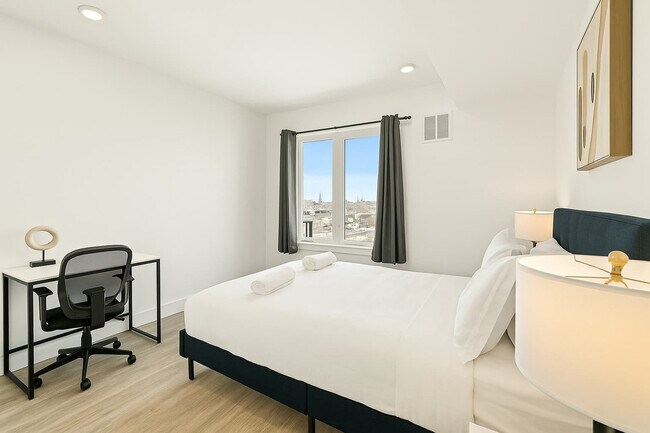 Building Photo - 2400 E Huntingdon St