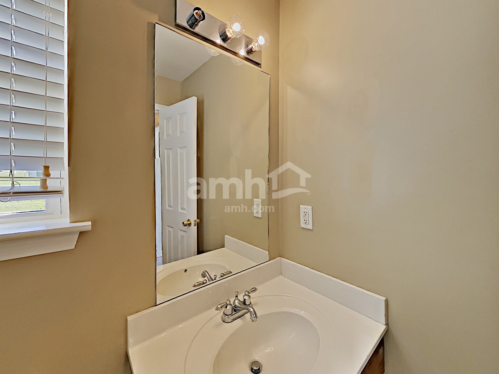 Building Photo - 4027 Cadence Dr