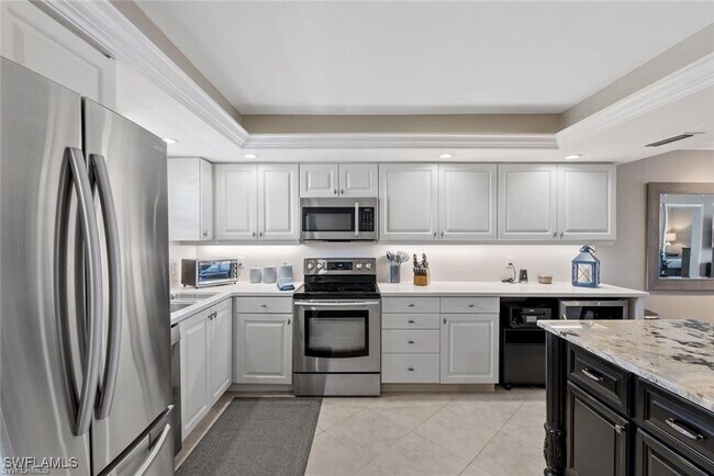 Building Photo - 12945 Vanderbilt Dr