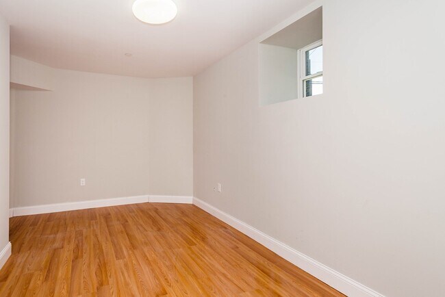 Building Photo - 218 Ashmont St