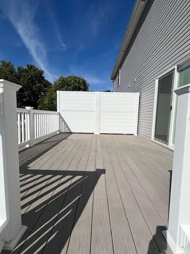 Building Photo - 147 Southpark Dr