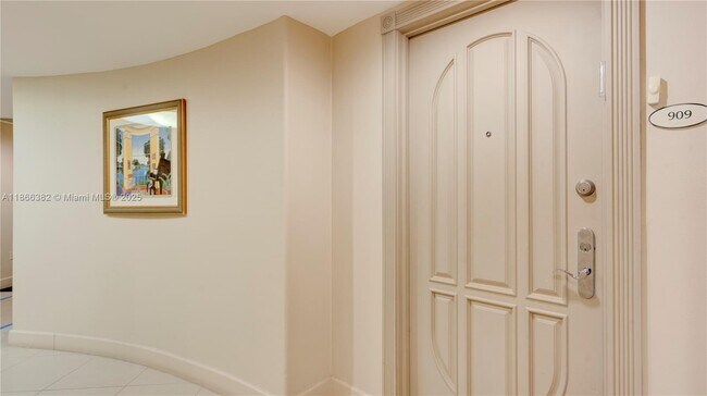 Building Photo - 3370 Hidden Bay Dr