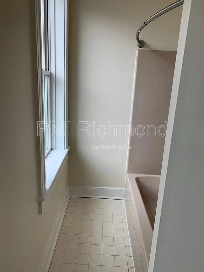 Building Photo - 420 N 27th St