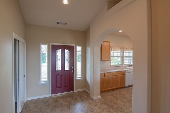 Building Photo - Country Home for Rent on Acreage | 3.5 Acres, 3 Car Garage, Deck, Pet Friendly