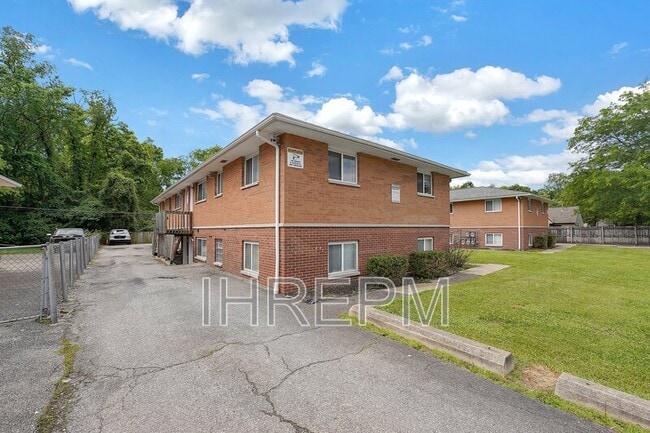 Building Photo - 2279 Holt Ave