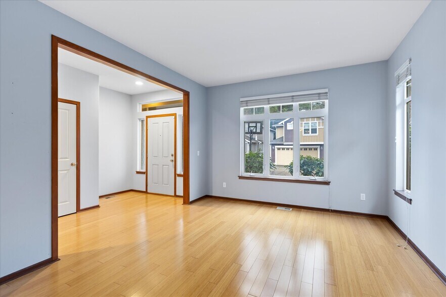 Building Photo - 5926 SE 2nd Ct