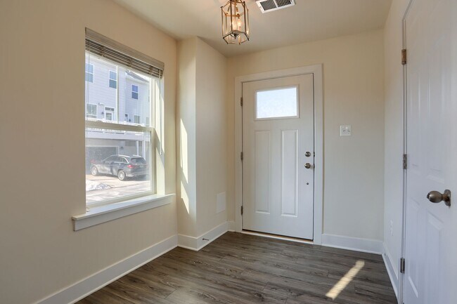 Building Photo - 1 Taube Ct