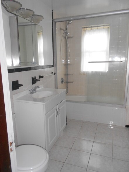 Building Photo - 54 Hobson St