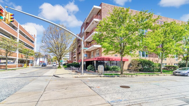 Building Photo - The Town House