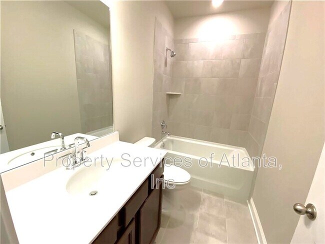Building Photo - 912 Sweetwater Grove