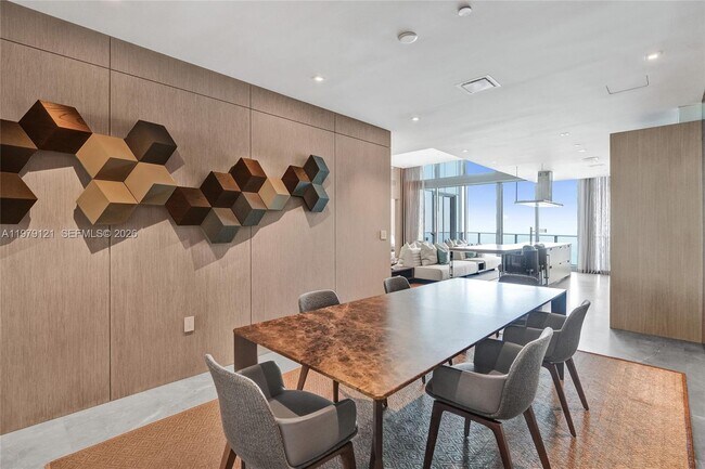 Building Photo - 15701 Collins Ave